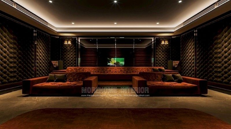 Sofa tân cổ điển bọc nỉ màu đỏ mận mang lại sự đẹp mắt cho không gian nội thất biệt thự.